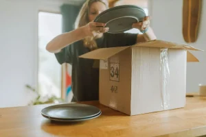 how to pack glasses for moving