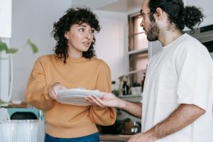 how to pack plates for moving